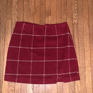 Fore size small checkered red skirt.